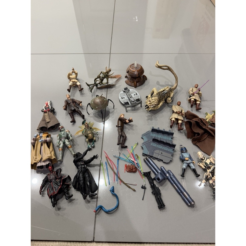 Lot of Star Wars Figures Darth Vader Emperor Skywalker Jedi & Others Lot